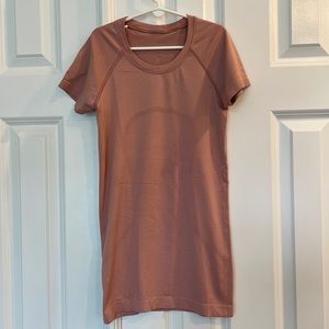 Lulu Lemon swiftly tech short sleeve 2.0